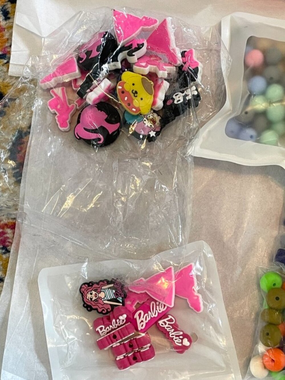 Large Lot of Silicone Beads-15mm-Lentils-Focal Beads-Barbie-Kuromi-Pen Beads - Picture 4 of 13